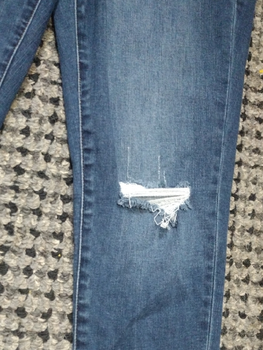 LuLaRoe Women's Dark Blue Distressed Stretchy Skinny Jeans - Picture 5 of 10